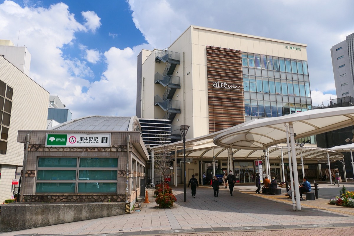 Higashi-nakano station