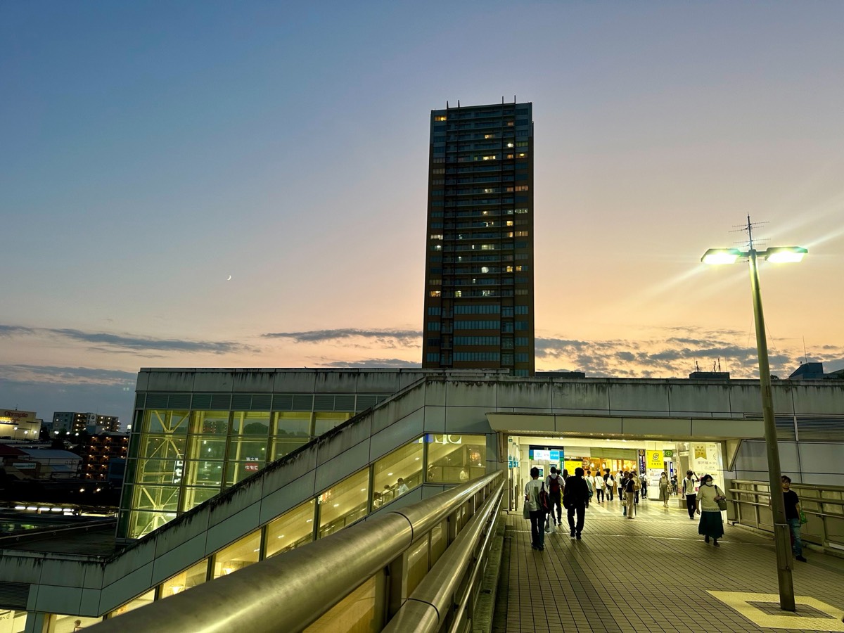 Higashi-Totsuka station