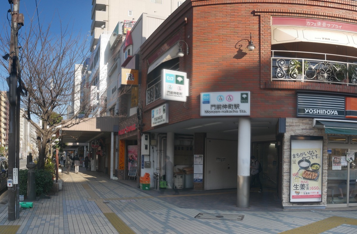 Monzen-nakacho station